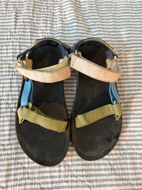 Boys Teva- Size 3
